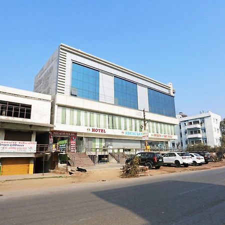 Oyo 11306 Ss Hotel Gorakhpur Exterior foto
