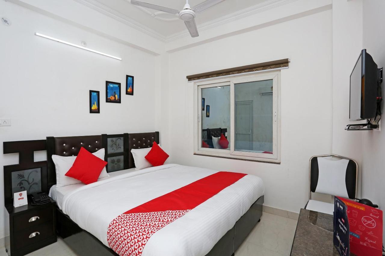 Oyo 11306 Ss Hotel Gorakhpur Exterior foto